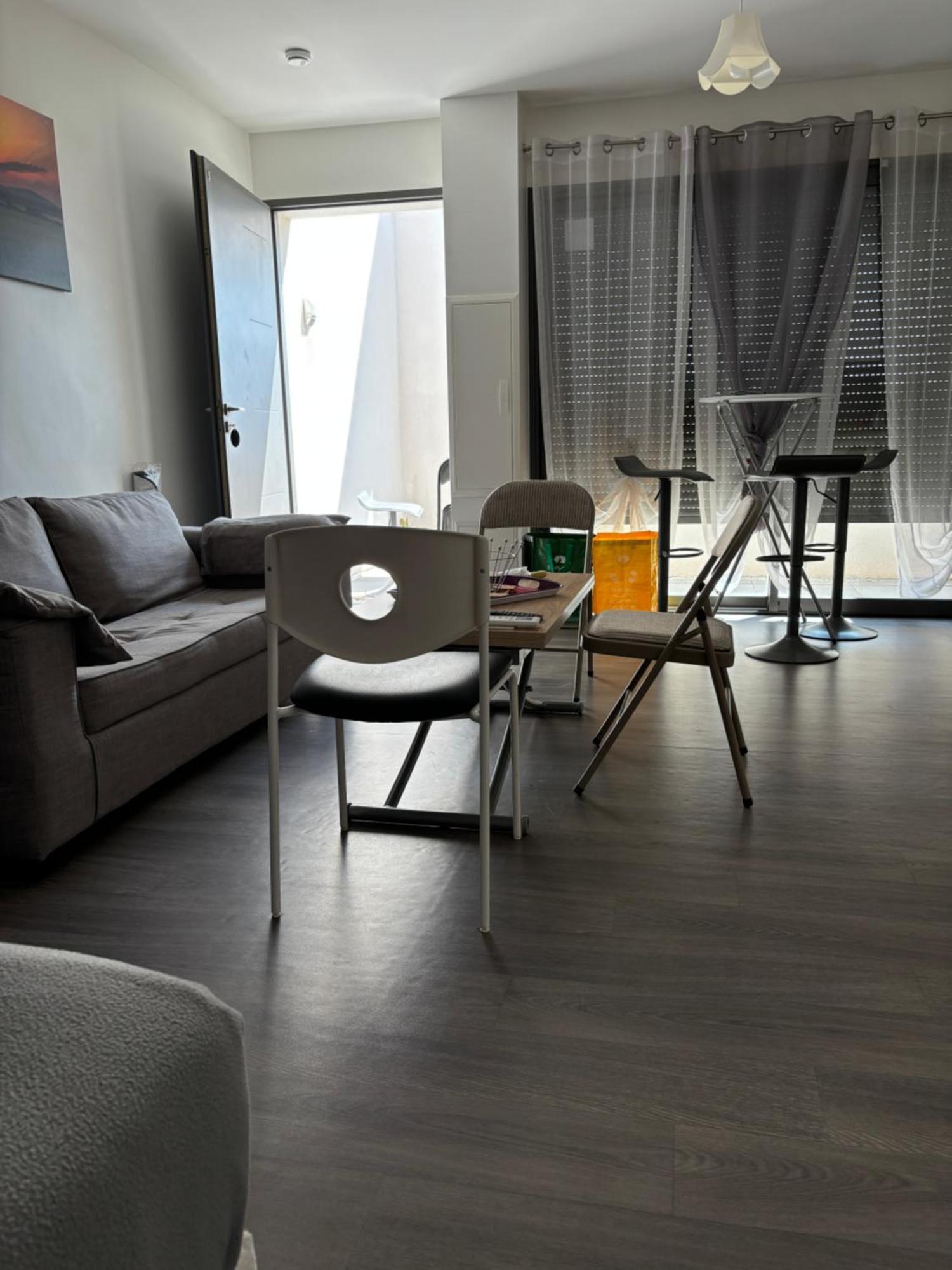 Grand Studio Confortable Et Spacieux Avec Terrasse Вильнев-ле-Магелон Экстерьер фото